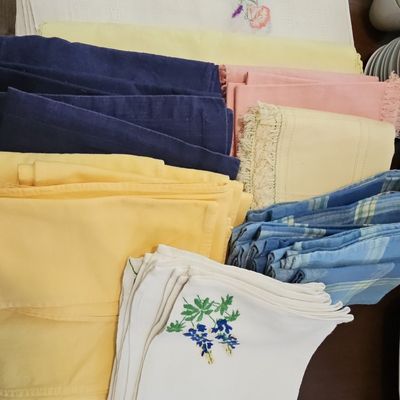 Sale Photo Thumbnail #215: Vintage Embroidered Bluebonnet Napkins and Assorted Linens