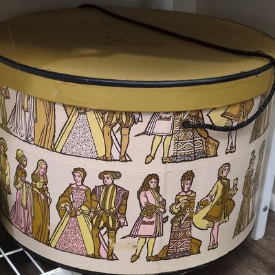 Sale Photo Thumbnail #431: Bamberger's Vintage Hat Box