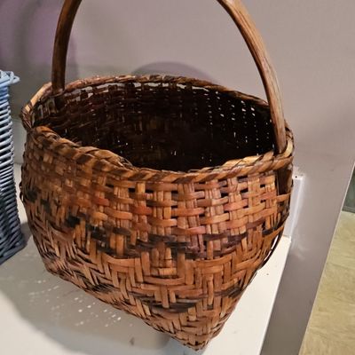 Sale Photo Thumbnail #579: Antique Cherokee Rivercane Basket