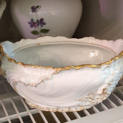 Sale Photo Thumbnail #730: Haviland Limoges Porcelain Covered Vegetable Tureen Base