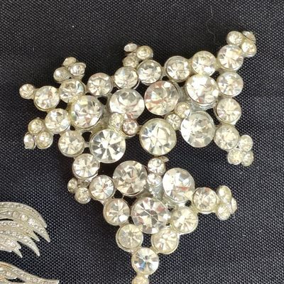 Sale Photo Thumbnail #374: Vintage Rhinestone Starburst Brooch