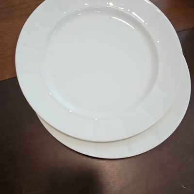 Sale Photo Thumbnail #253: Villeroy & Boch Luxembourg "Geo" Paneled Rim Dinner Plates
