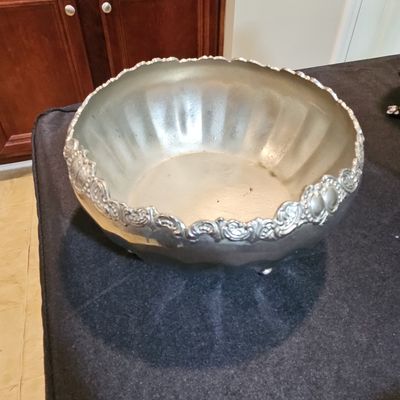 Sale Photo Thumbnail #234: Vintage Silver-Plated Decorative Footed Bowl