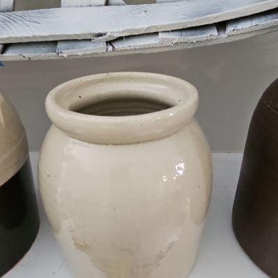 Sale Photo Thumbnail #724: Vintage American Stoneware Crock