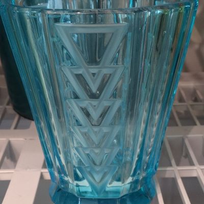 Sale Photo Thumbnail #784: Art Deco Davidson 'Chevron' Blue Pressed Glass Vase