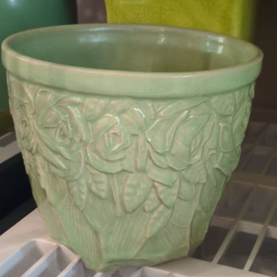 Sale Photo Thumbnail #746: McCoy Pottery Rose Jardiniere