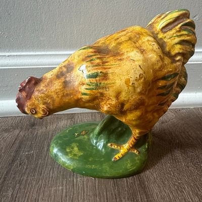 Sale Photo Thumbnail #131: Vintage Majolica-Style Hen Figurine