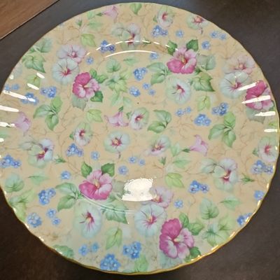 Sale Photo Thumbnail #293: Crown Trent "Sweet Pea" Chintz Floral Plate