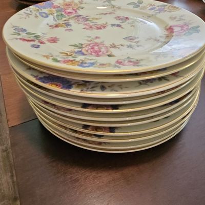 Sale Photo Thumbnail #197: Rosenthal Ivory The Sunray Pattern Dinnerware