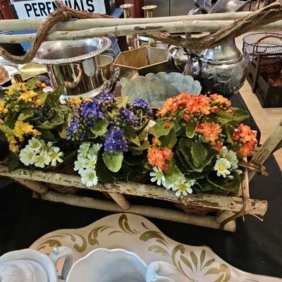 Sale Photo Thumbnail #829: Rustic Twig and Wicker Floral Table Centerpiece