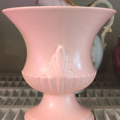 Sale Photo Thumbnail #759: Vintage Pink McCoy Pottery Vase #118