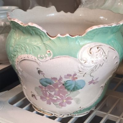 Sale Photo Thumbnail #675: Victorian Majolica Jardiniere