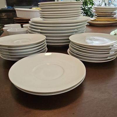 Sale Photo Thumbnail #189: Rosenthal Continental China "Loft White" Dinnerware Set