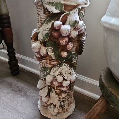 Sale Photo Thumbnail #679: Vintage Capodimonte Style Ceramic Grapevine Vase