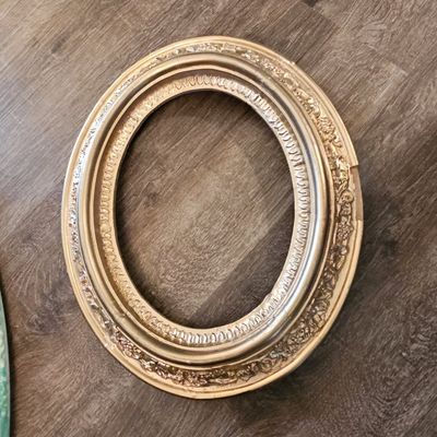 Sale Photo Thumbnail #556: Vintage Ornate Gesso Oval Picture Frame