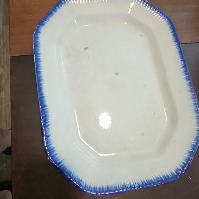 Sale Photo Thumbnail #241: Antique Leeds Pearlware Blue Feather Edge Platter