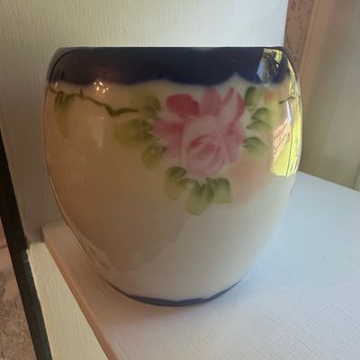 Sale Photo Thumbnail #160: Vintage Nippon Hand-Painted Rose Jardiniere
