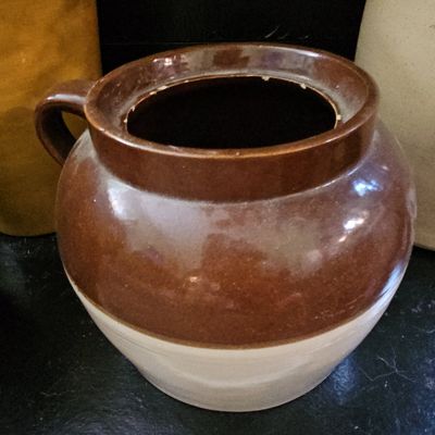 Sale Photo Thumbnail #721: Vintage Robinson Ransbottom Two-Tone Stoneware Bean Pot