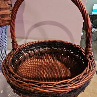Sale Photo Thumbnail #591: Longaberger Woven Gathering Basket