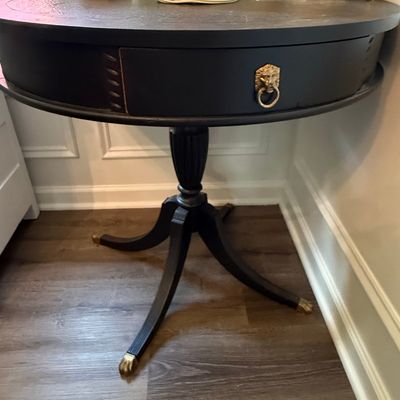 Federal Style Drum Table with Lion Head Pull