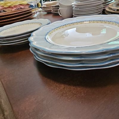 Sale Photo Thumbnail #239: Lenox Provençal Garden Provençal Sky Dinner Plates