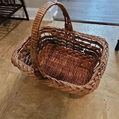Sale Photo Thumbnail #632: Vintage Rectangular Gathering Basket with Arched Handle