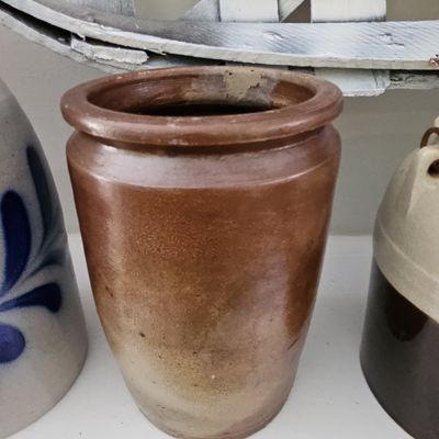 Sale Photo Thumbnail #694: American Stoneware Crock