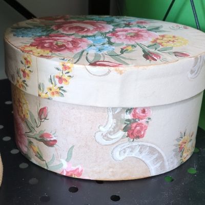 Sale Photo Thumbnail #465: Vintage Floral Paperboard Hat Box