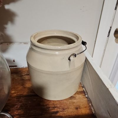 Sale Photo Thumbnail #678: Vintage Western Stoneware Co. Crock with Wire Bail Handle
