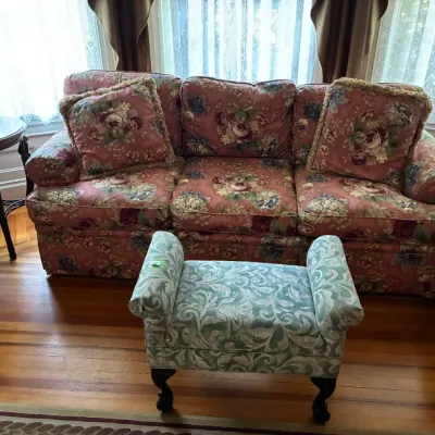 Sale Photo Thumbnail #9: Pink Floral Couch