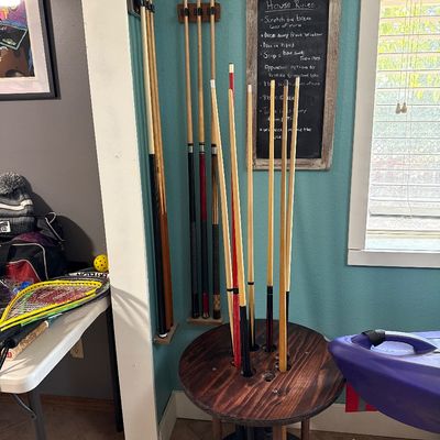 Pool sticks 