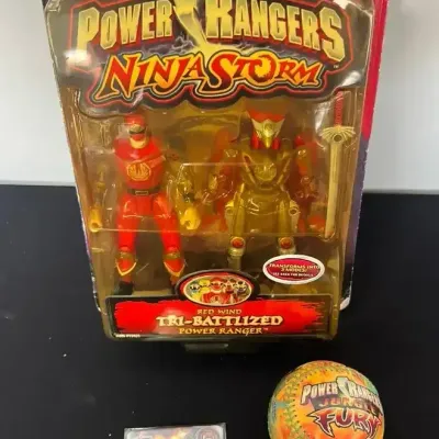 Power Rangers Collection – Ninja Storm Red Wind Ranger, Jungle Fury Baseball & Sealed Tiger Card