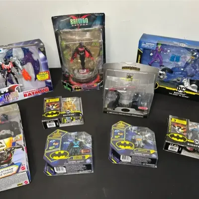 Batman Figures – Bat-Tech, Batman Beyond,Batcycle, Tomorrow Armor,Hero World & Nightwing & More Lot1