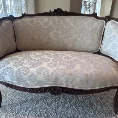 Sale Photo Thumbnail #324: Elegant Antique Victorian Carved Walnut Loveseat / Settee