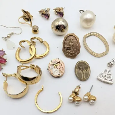 Sale Photo Thumbnail #99: Misc. Jewelry Lot 