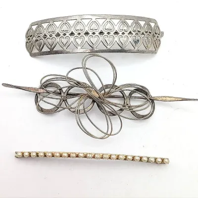 Sale Photo Thumbnail #117: Three VIntage Hair Clips