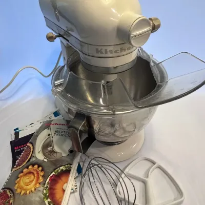 Sale Photo Thumbnail #320: KitchenAid Professional 5-Qt Stand Mixer K5SS/KSM5 w/ Bowl, Attachments & Manuals