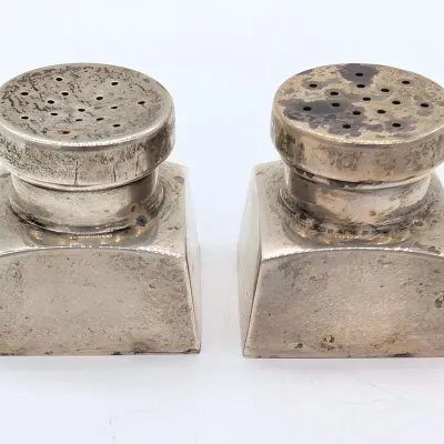 Sale Photo Thumbnail #138: G. Washington Reproduction Sterling Silver J.E. Caldwell Square Salt and Pepper Shakers