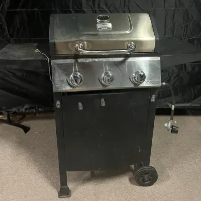 Blue Rhino GBC1932L 3-Burner Propane Gas Grill
