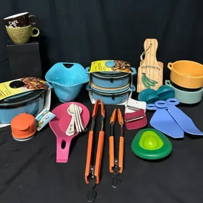 Colorful Kitchen Tools & Serveware Assortment – Rachael Ray, Bobby Flay, Chef’n & More