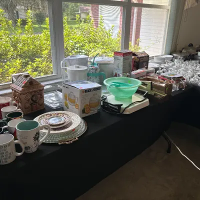 Sale Photo Thumbnail #16: Kitchen Items