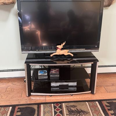 Sale Photo Thumbnail #33: Tv and glass stand 