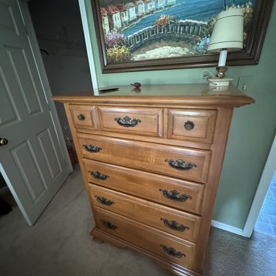 Sale Photo Thumbnail #22: Chest of drawers