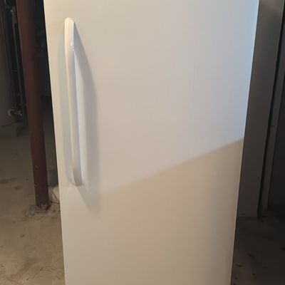 Sale Photo Thumbnail #7: Freezer