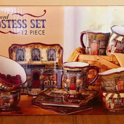 Hostess Dish set 