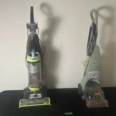 CI200 Bissell Swivel Pet Vacuum And Quick Steamer