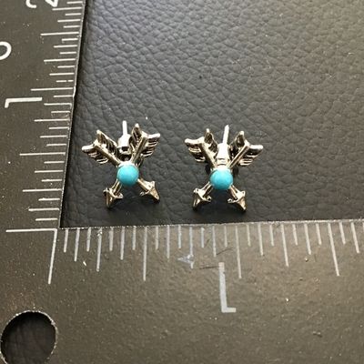 Cute arrow stud Earrings