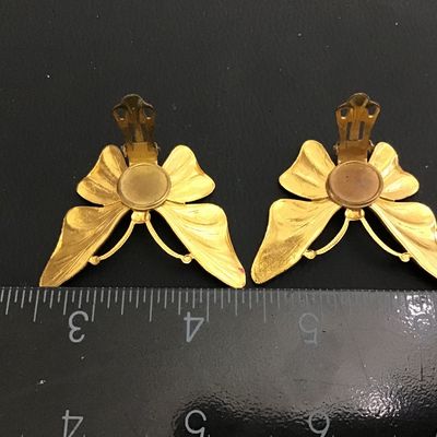 Beautiful Unique Vintage Gold Tone Clip on Statement Earrings Butterfly