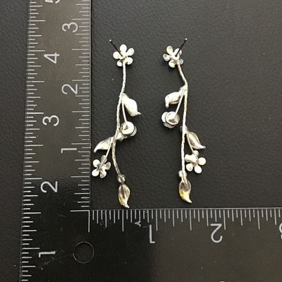 Vintage dangle flower earrings