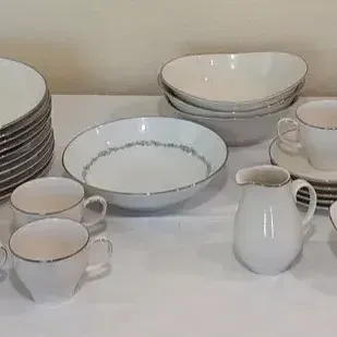Noritake Ivory White "Lorelei" 